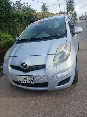Toyota Vitz 2010 Pearl