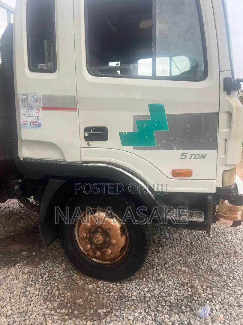 Hyundai 5 Ton (8 Holes)