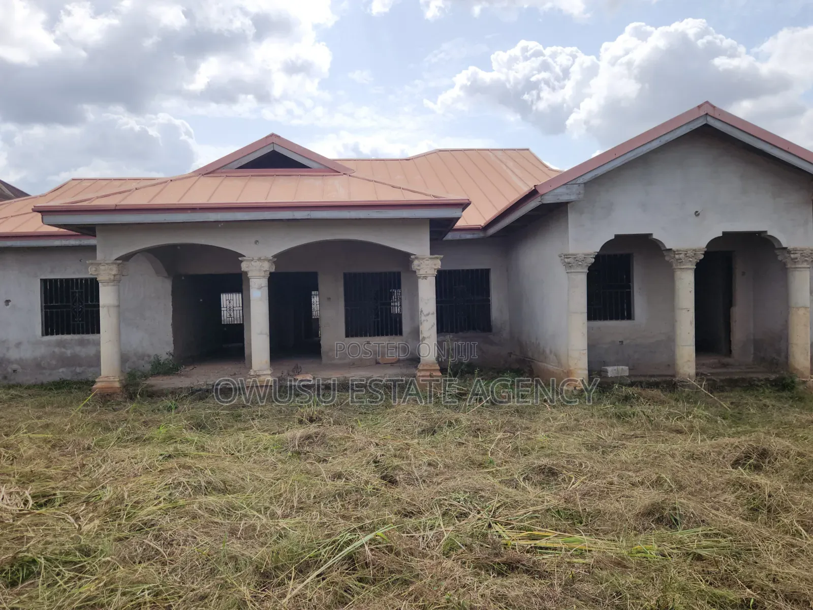 6bdrm House in Santasi Kokobeng, Kumasi Metropolitan for sale