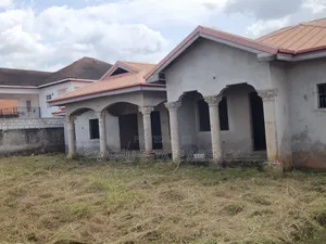 6bdrm House in Santasi Kokobeng, Kumasi Metropolitan for sale