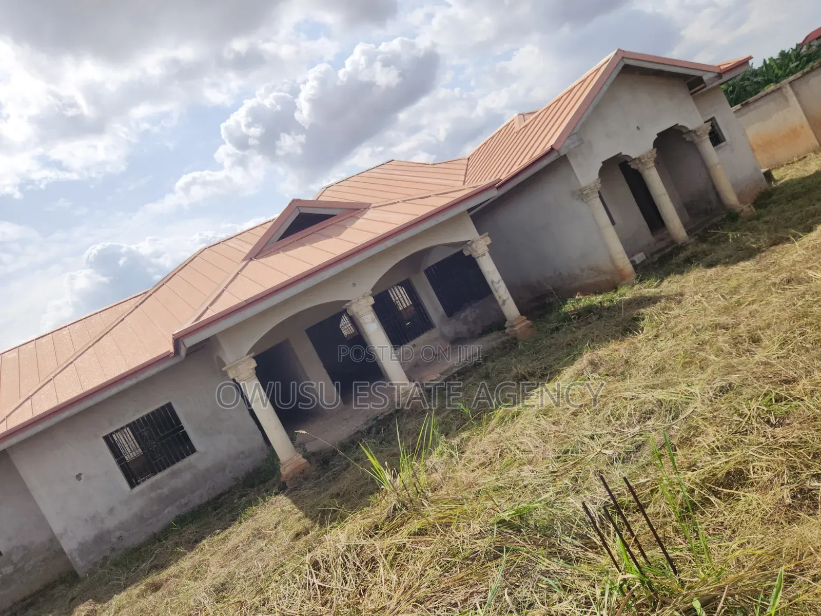 6bdrm House in Santasi Kokobeng, Kumasi Metropolitan for sale