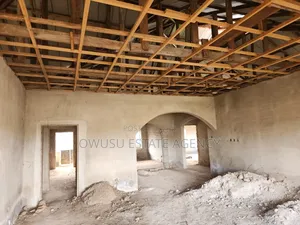 6bdrm House in Santasi Kokobeng, Kumasi Metropolitan for sale