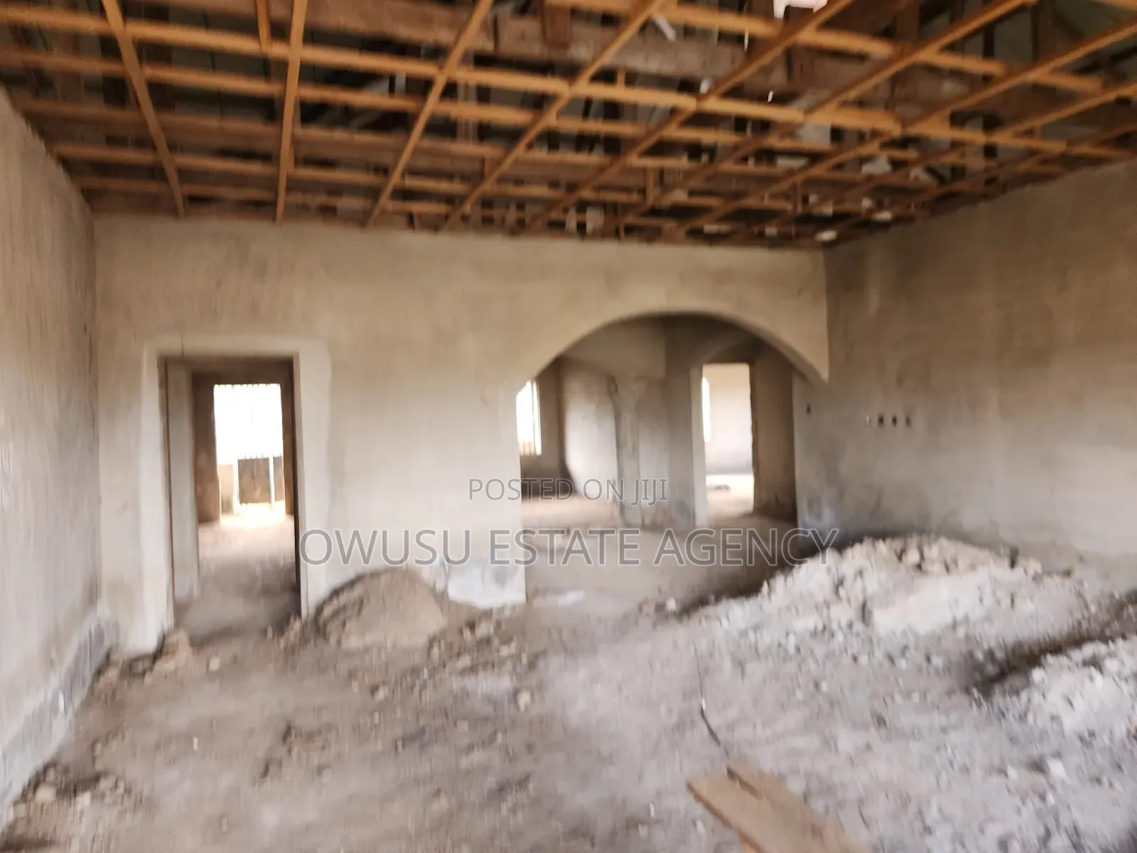 6bdrm House in Santasi Kokobeng, Kumasi Metropolitan for sale