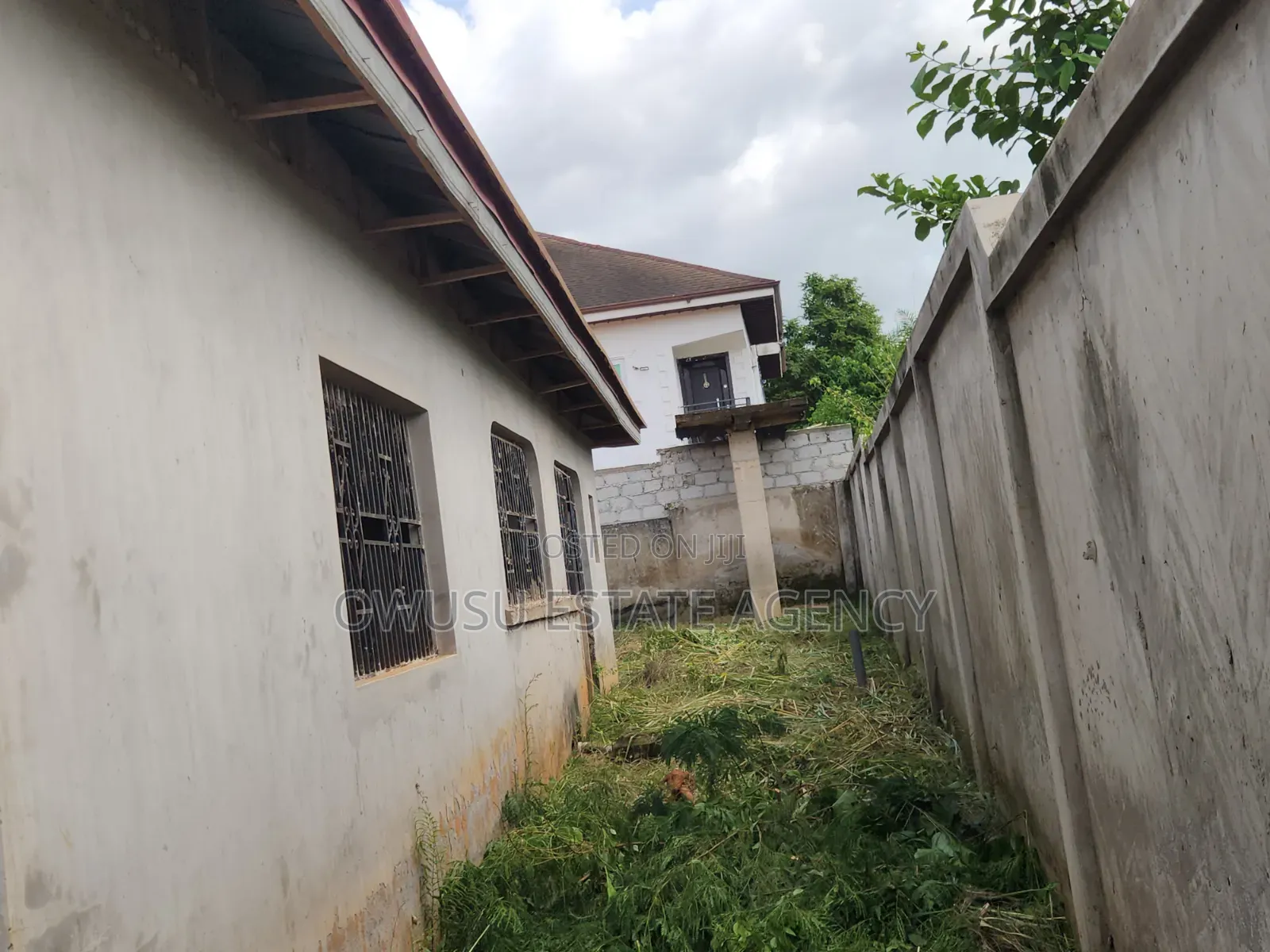 6bdrm House in Santasi Kokobeng, Kumasi Metropolitan for sale