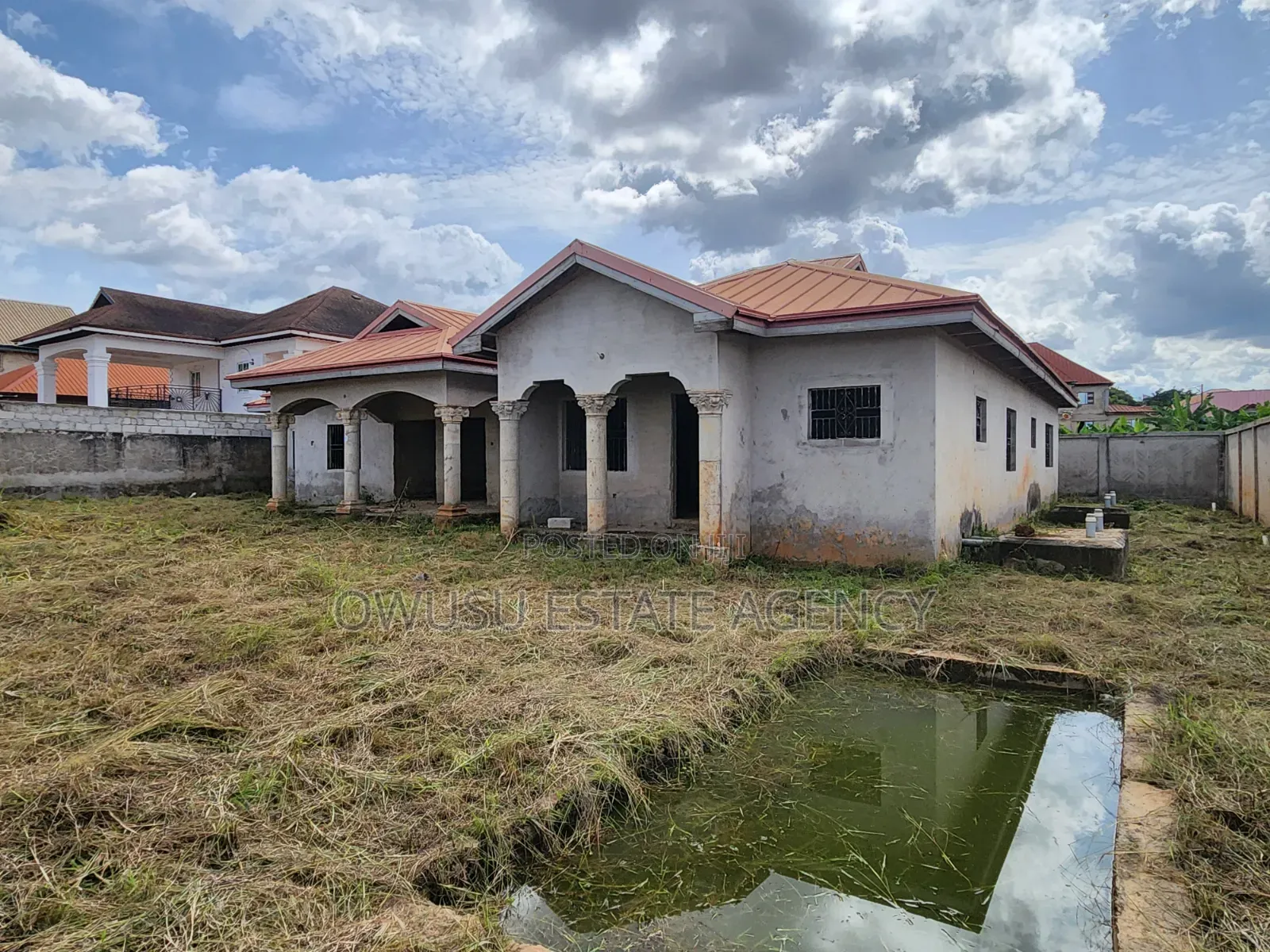 6bdrm House in Santasi Kokobeng, Kumasi Metropolitan for sale