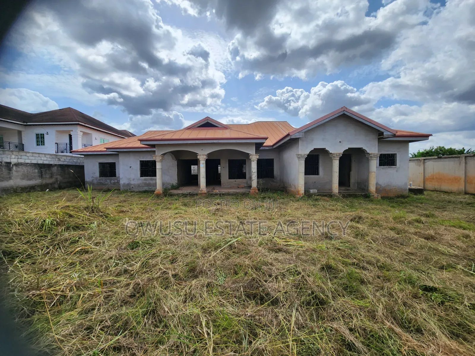 6bdrm House in Santasi Kokobeng, Kumasi Metropolitan for sale