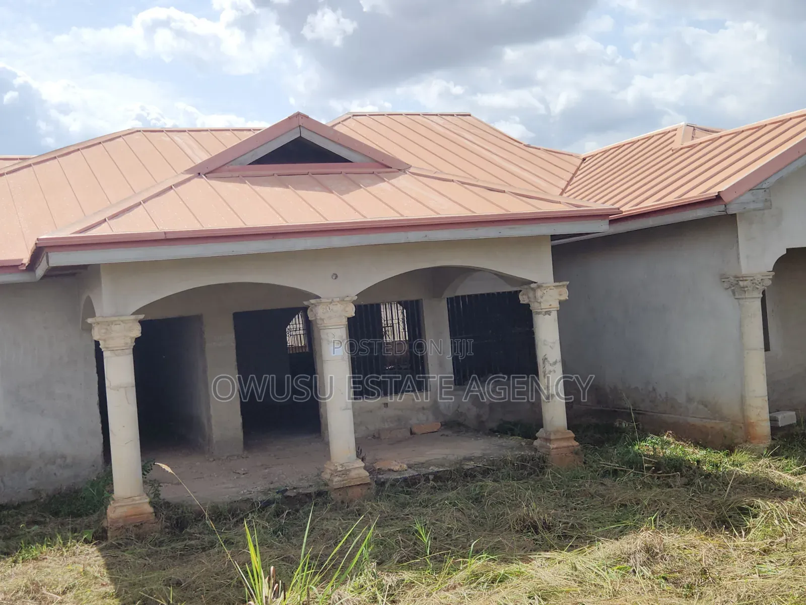 6bdrm House in Santasi Kokobeng, Kumasi Metropolitan for sale