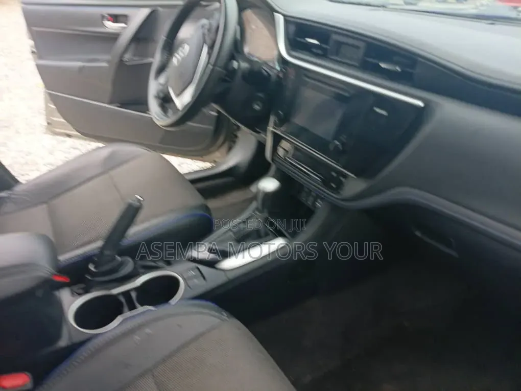 Toyota Corolla L 4dr Sedan (1.8L 4cyl CVT) 2017 Gray