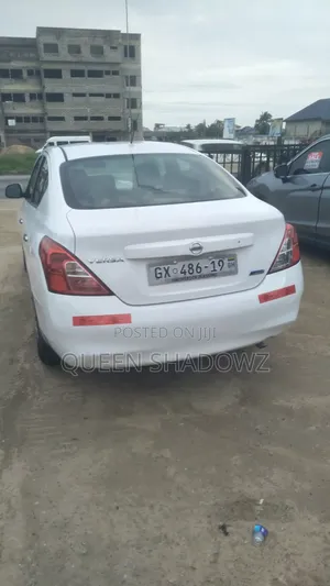 Nissan Versa 2009 White