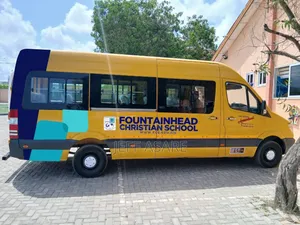 Mercedes-Benz Sprinter 2010 Yellow