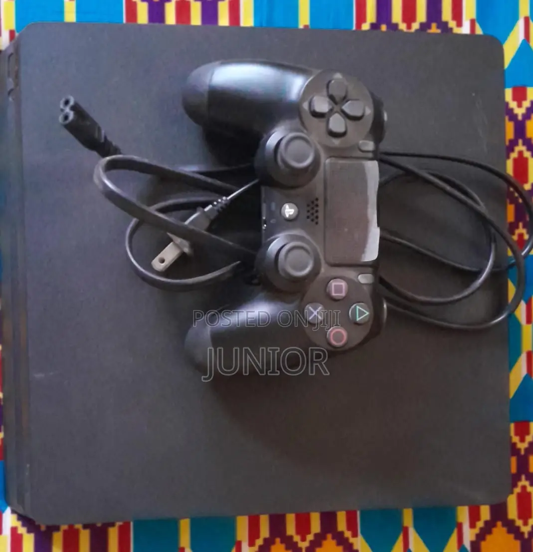 Playstation 4 Slim