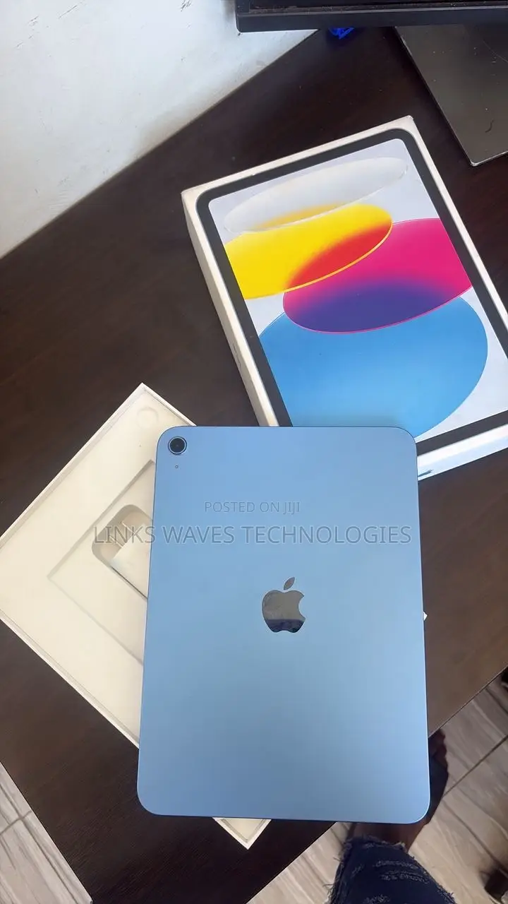 New Apple iPad (2022) 128 GB Blue