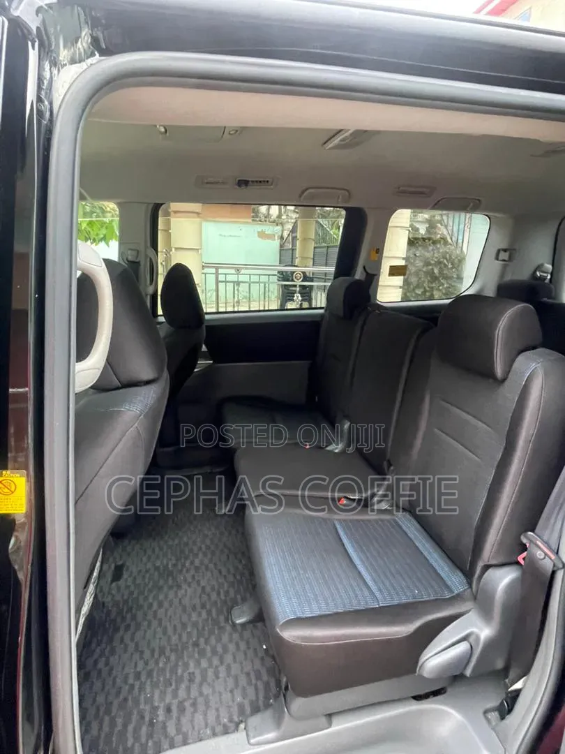 Toyota Voxy 2010 Black