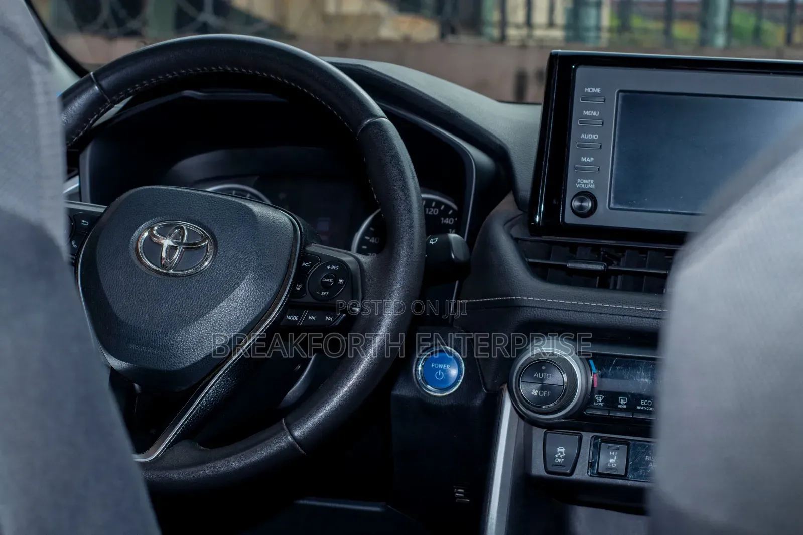 Toyota RAV4 XLE 2022 Blue