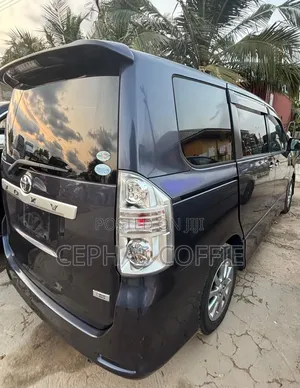 Toyota Voxy 2010 Matt Black