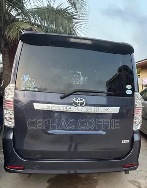 Toyota Voxy 2010 Matt Black