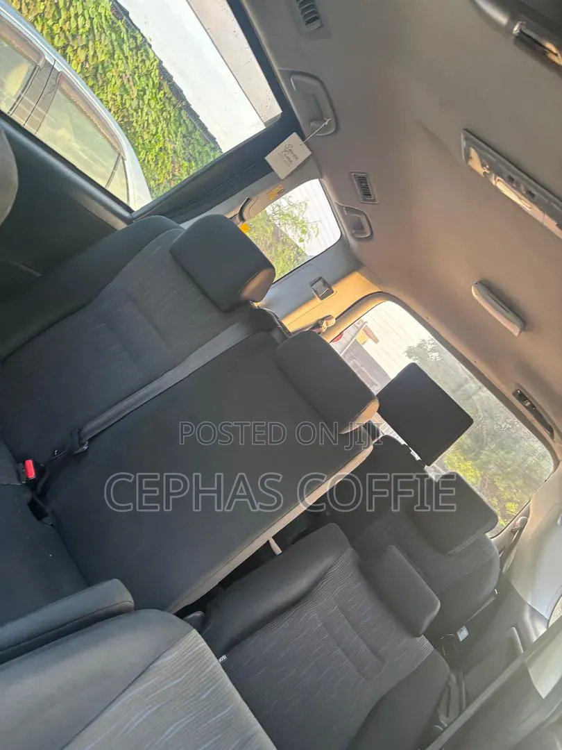 Toyota Voxy 2010 Matt Black