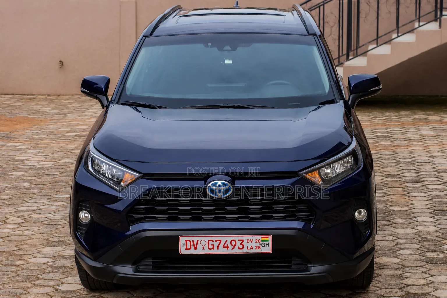 Toyota RAV4 XLE 2022 Blue