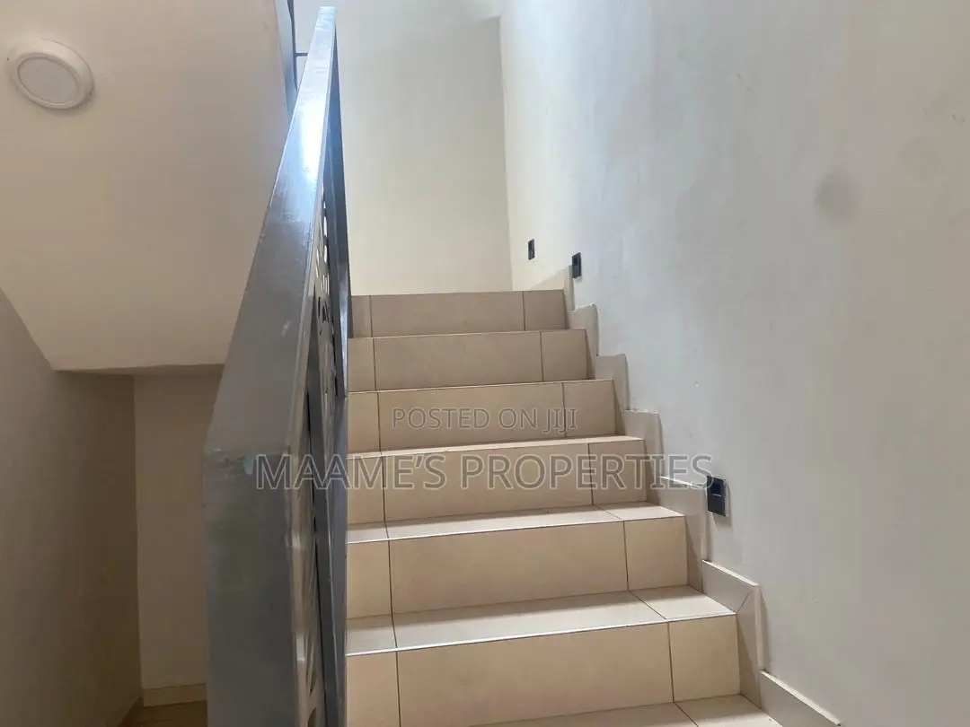 4bdrm Duplex in Oyarifa for rent