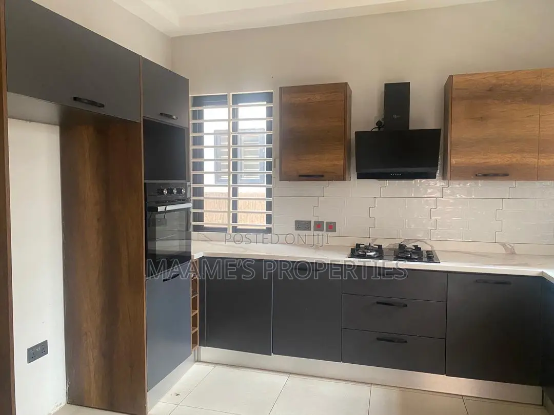 4bdrm Duplex in Oyarifa for rent