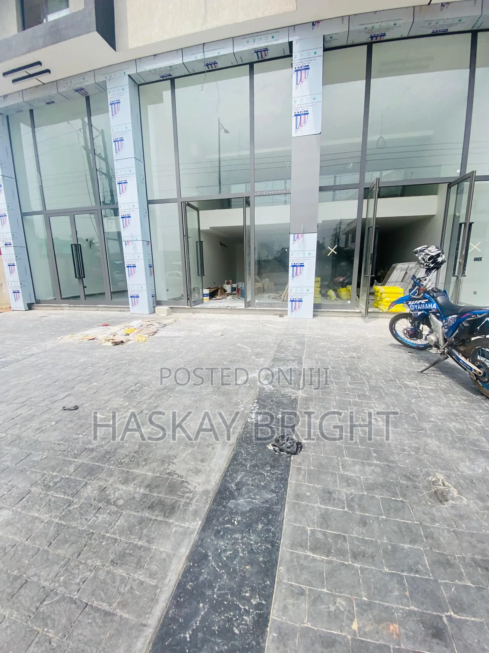 Newly Built Roadside Shop/Office Space for Rent at Dzorwulu