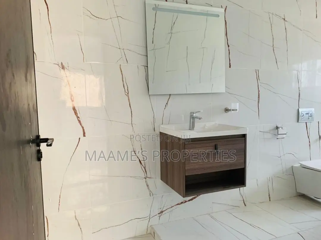 3bdrm Duplex in Oyarifa Mall Area for rent