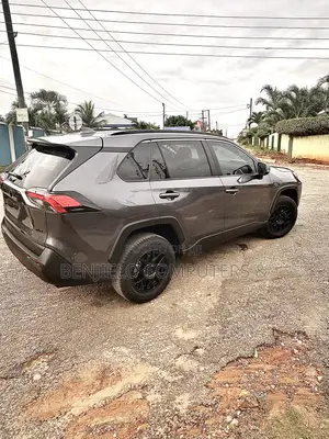 Toyota RAV4 XLE FWD 2023 Gray