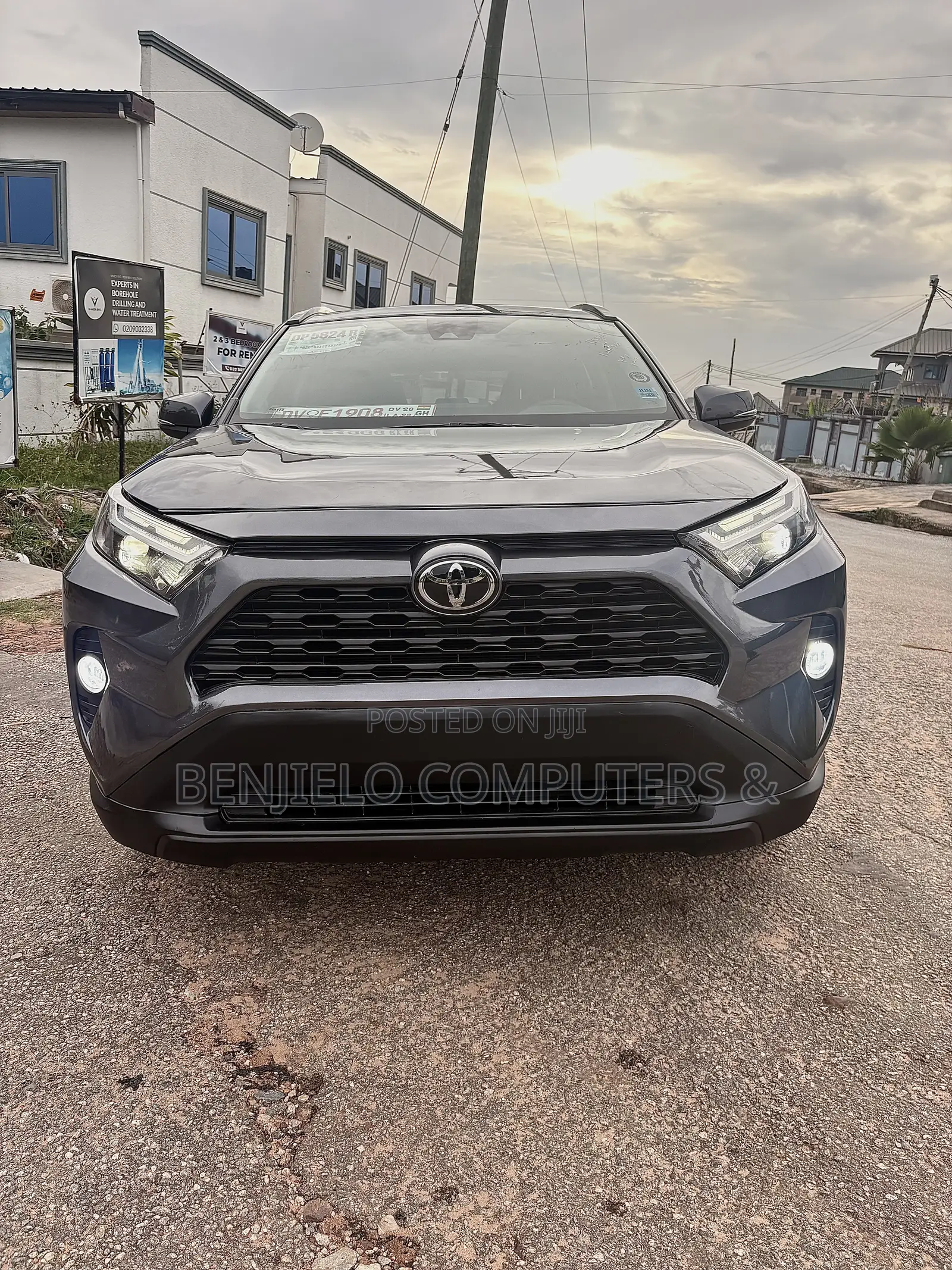 Toyota RAV4 XLE FWD 2023 Gray