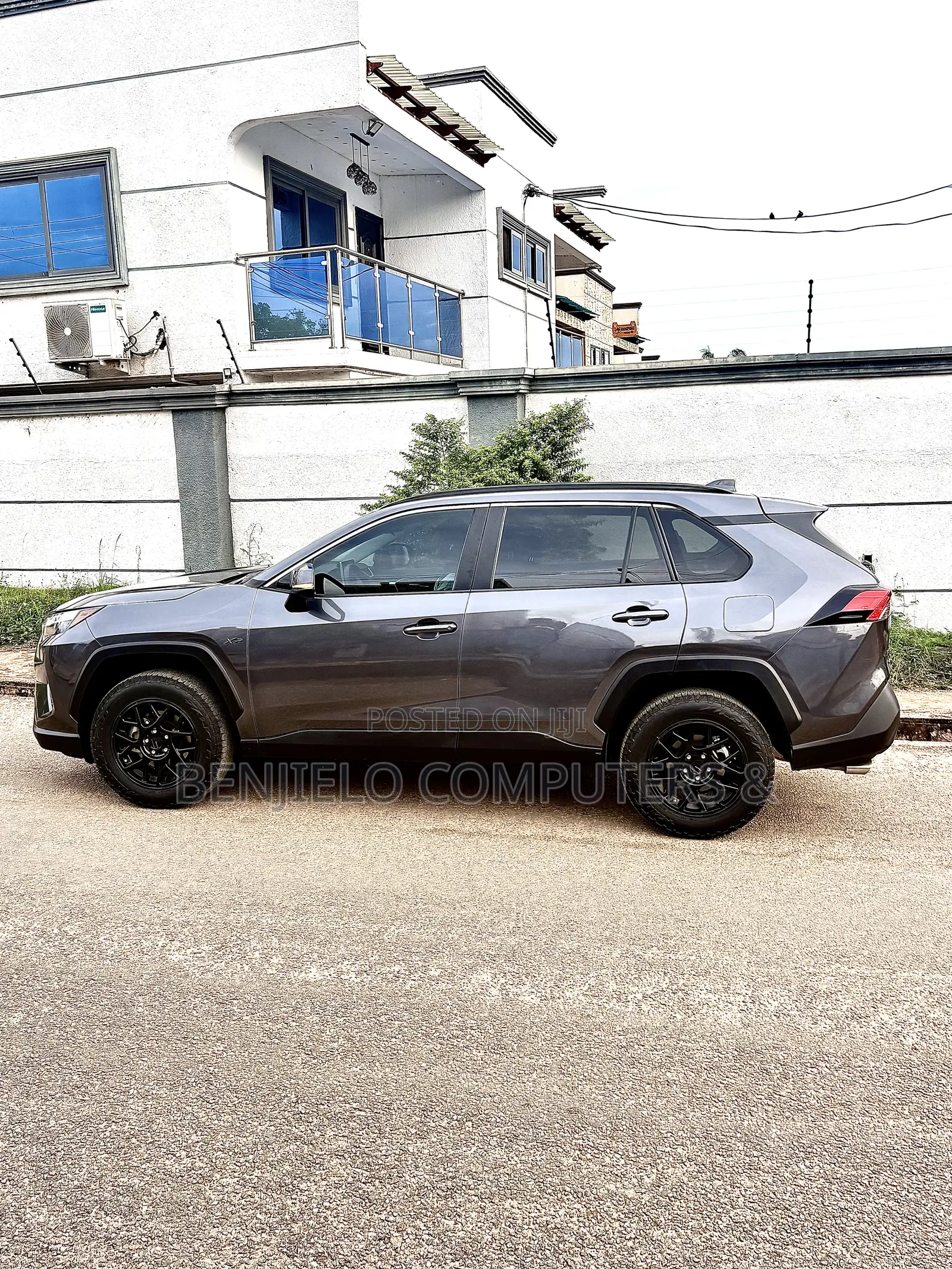 Toyota RAV4 XLE FWD 2023 Gray