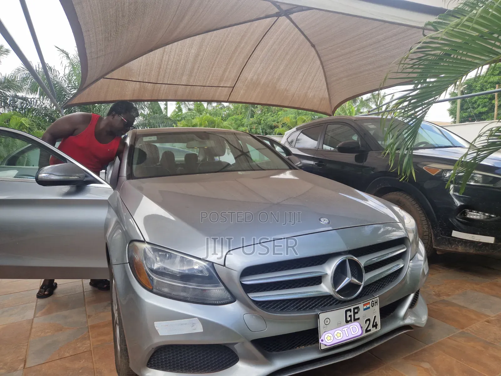 Mercedes-Benz C300 Luxury 4dr AWD 4Matic Sedan (2.0L 4cyl 7A) 2015