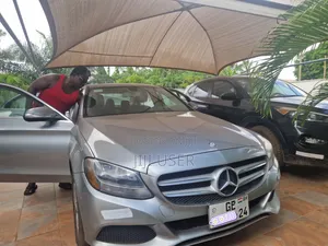 Mercedes-Benz C300 Luxury 4dr AWD 4Matic Sedan (2.0L 4cyl 7A) 2015