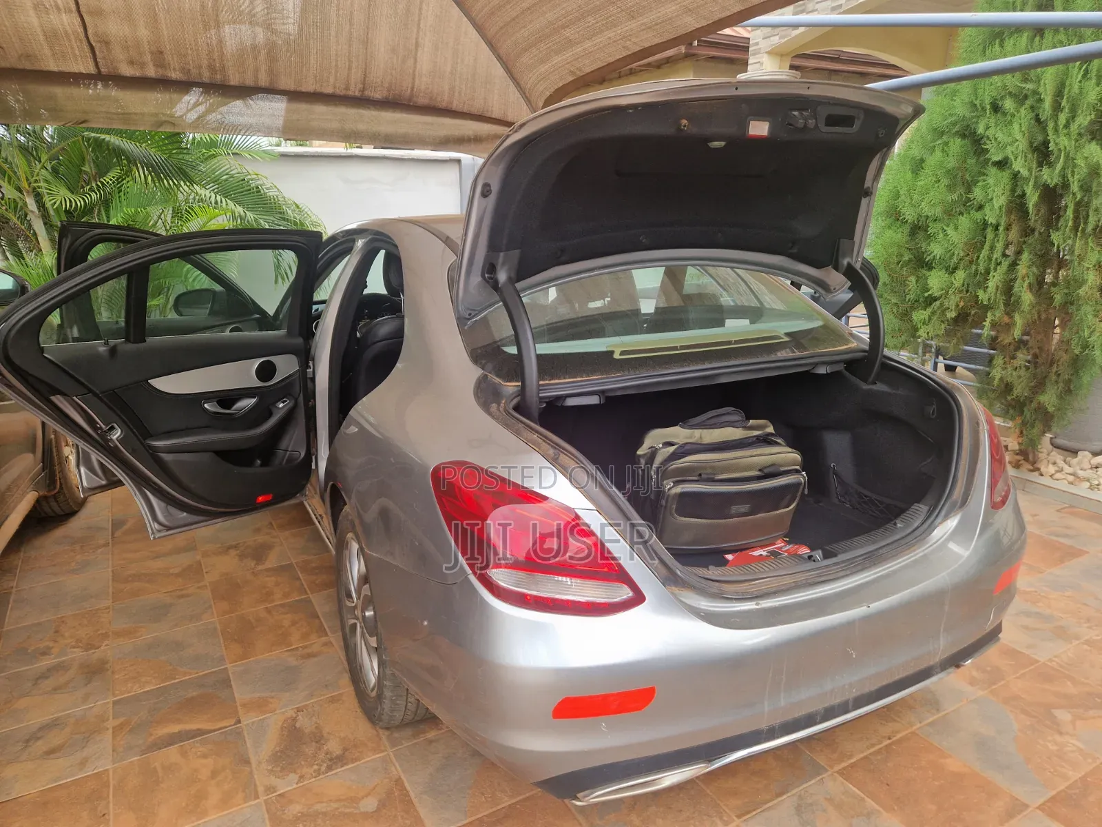 Mercedes-Benz C300 Luxury 4dr AWD 4Matic Sedan (2.0L 4cyl 7A) 2015