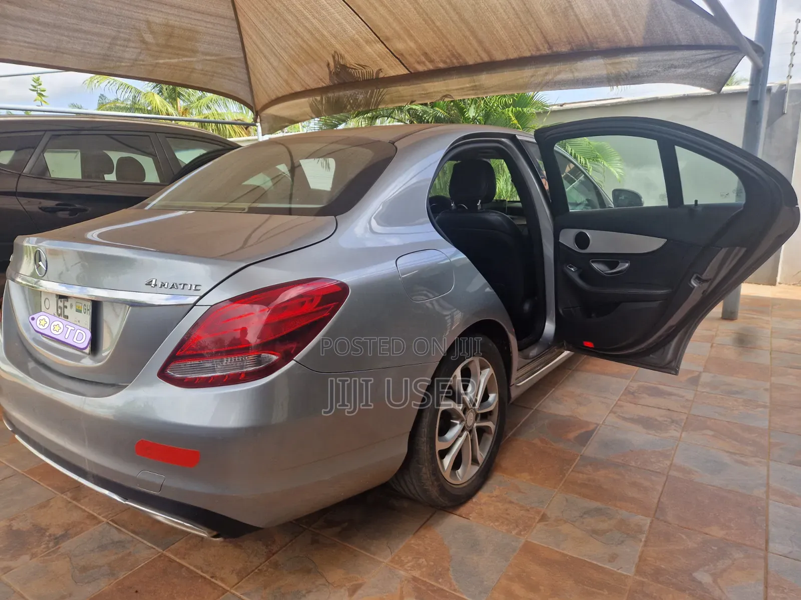 Mercedes-Benz C300 Luxury 4dr AWD 4Matic Sedan (2.0L 4cyl 7A) 2015
