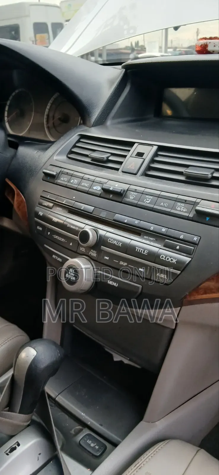 Honda Accord 2011 Silver