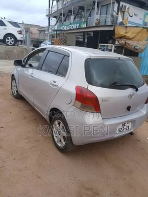 Toyota Vitz 2010 Gray