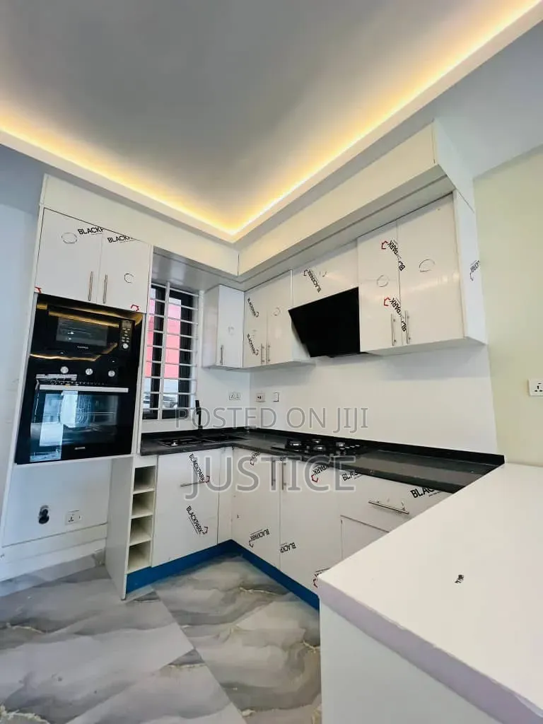 2bdrm House in Ashaley Botwe, School Junction for rent
