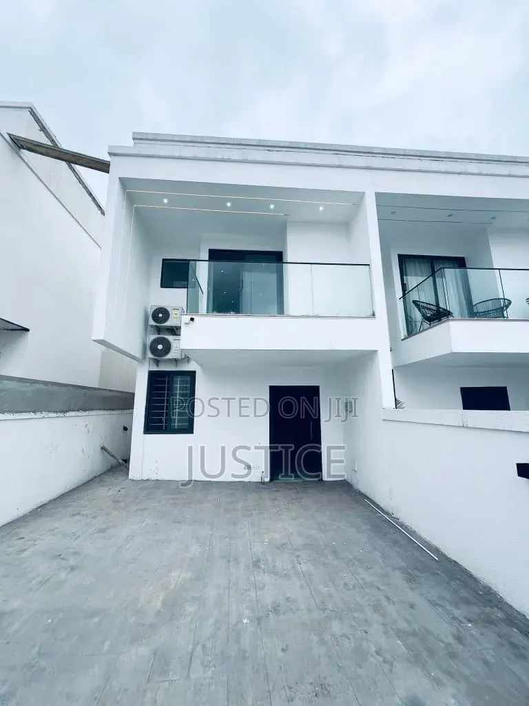 2bdrm House in Ashaley Botwe, School Junction for rent