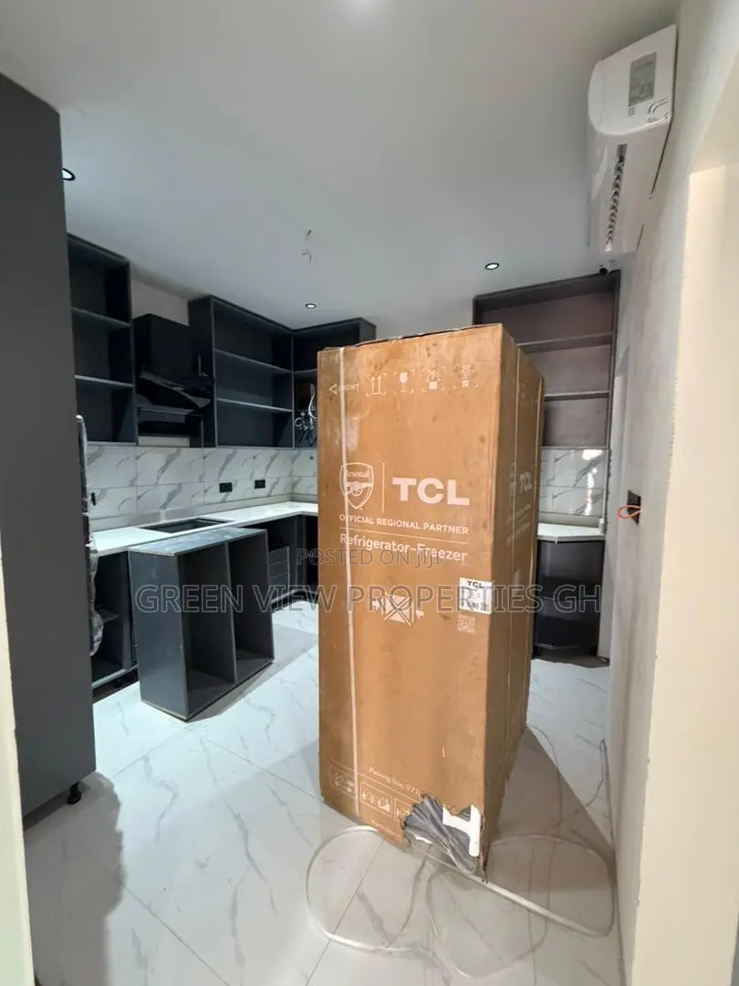 5bdrm Duplex in Dansoman for sale