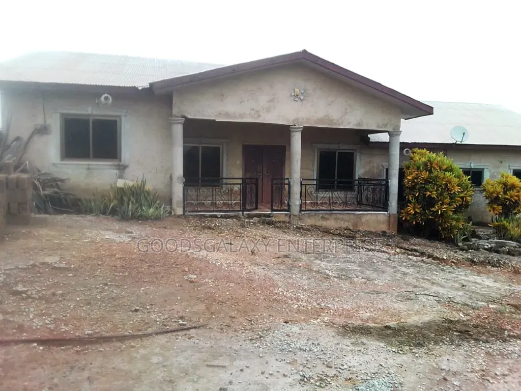 5bdrm House in Kumasi Metropolitan for sale