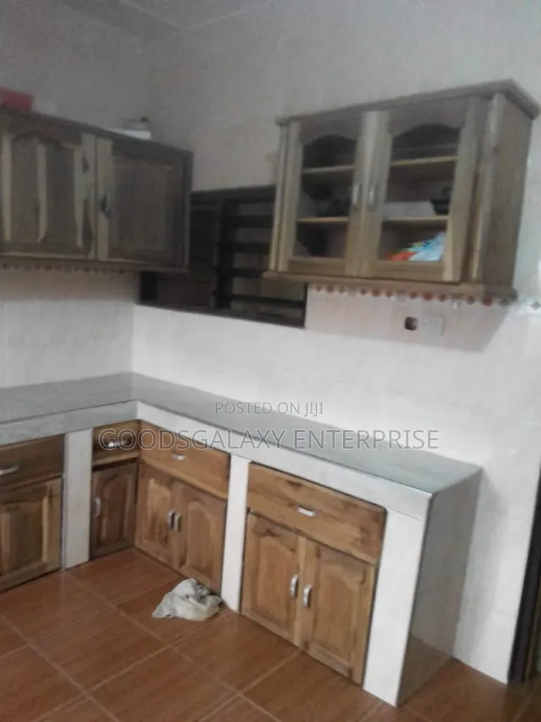 5bdrm House in Kumasi Metropolitan for sale