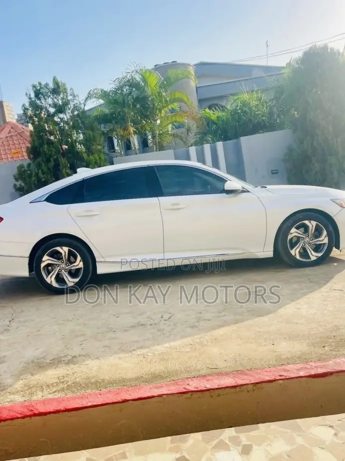 Honda Accord 2018 White