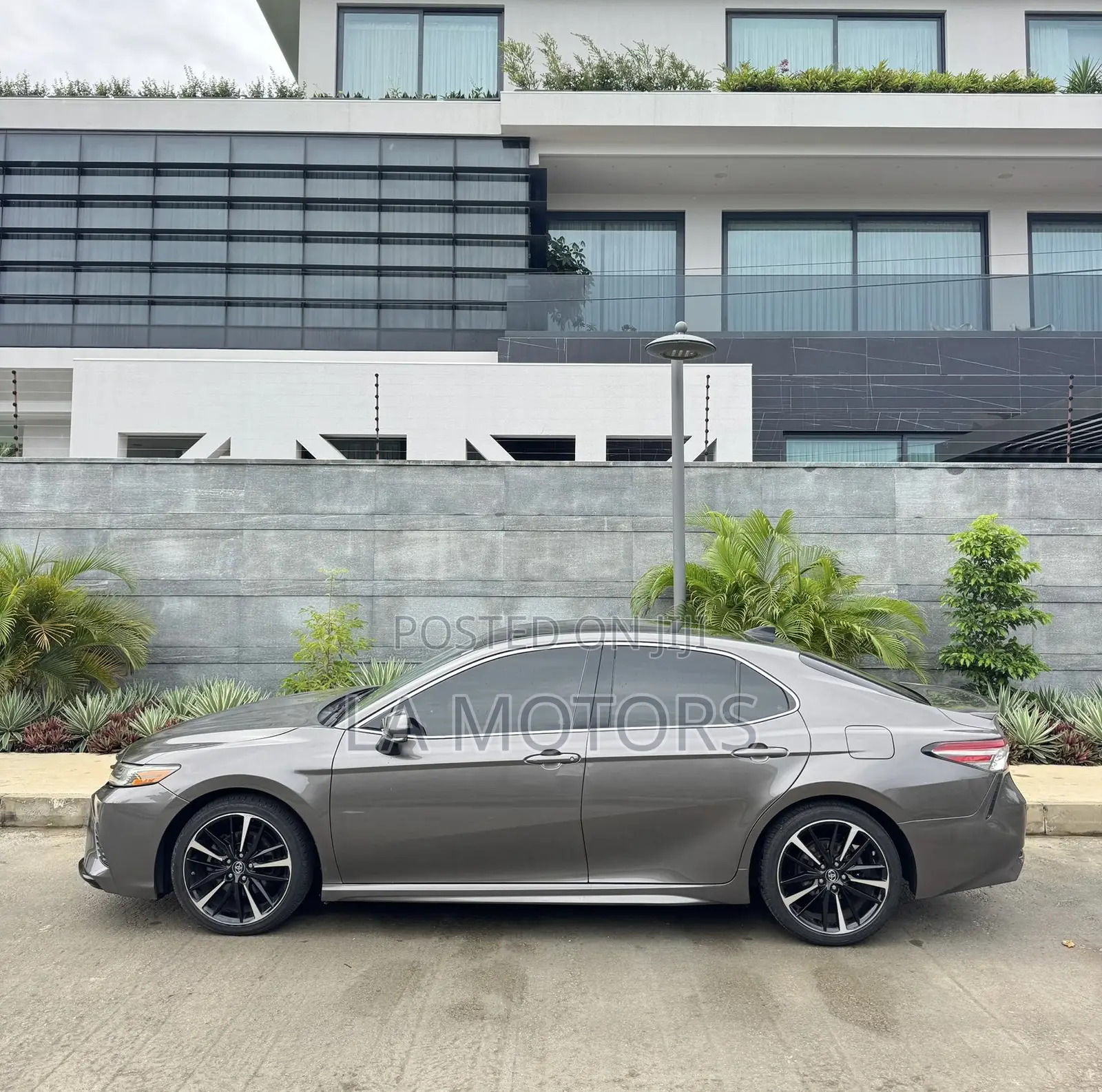 Toyota Camry 2019 Gray