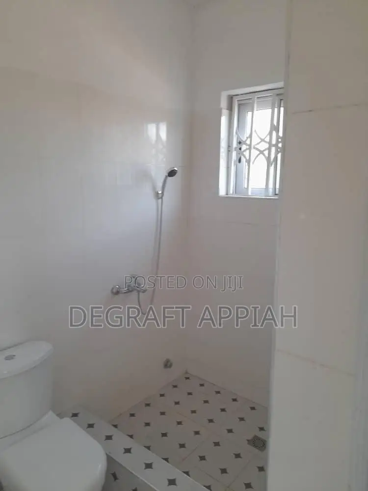 3bdrm House in Sokoban Kwanwoma, Kumasi Metropolitan for sale