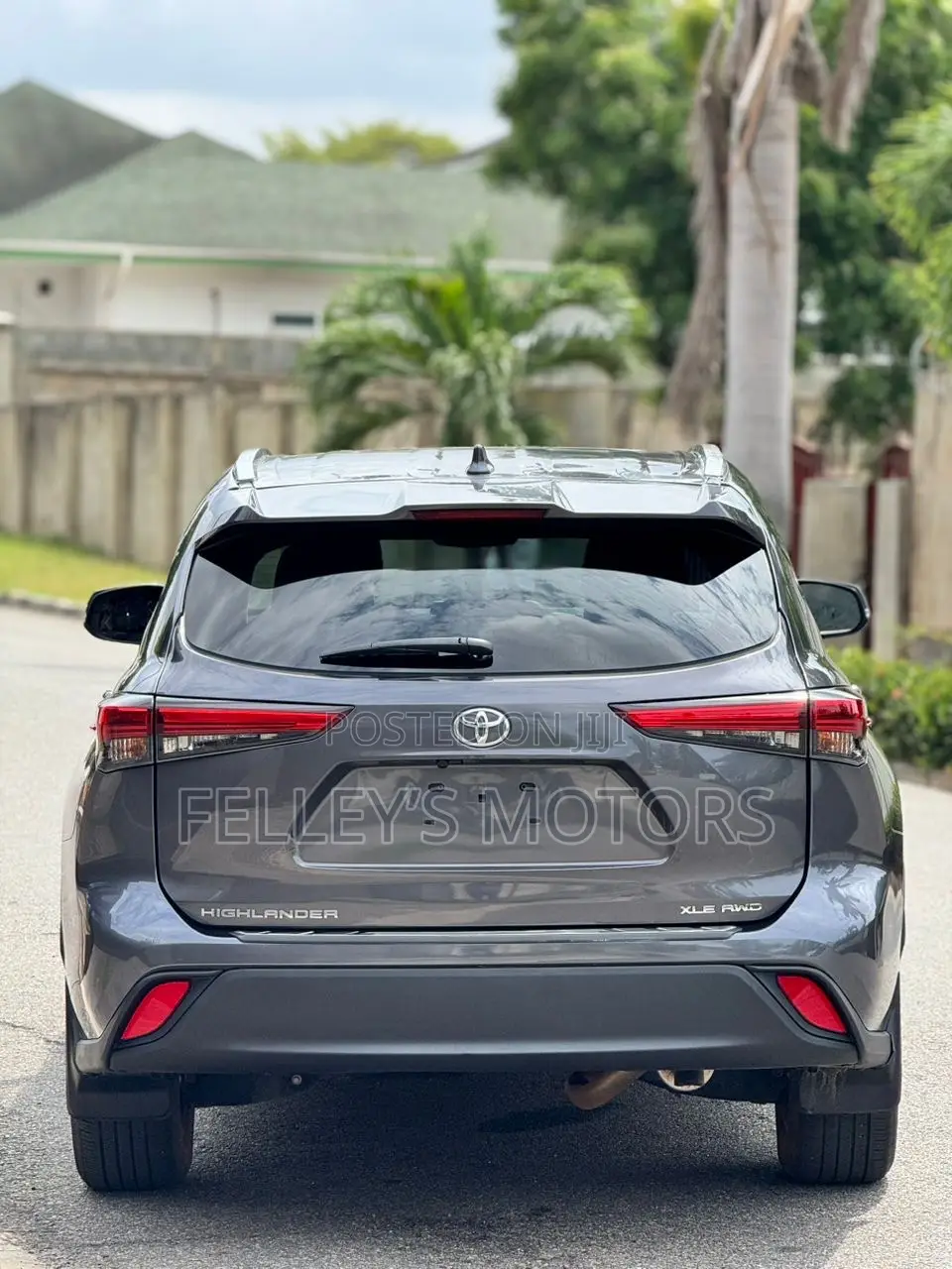Toyota Highlander XLE 2022 Gray