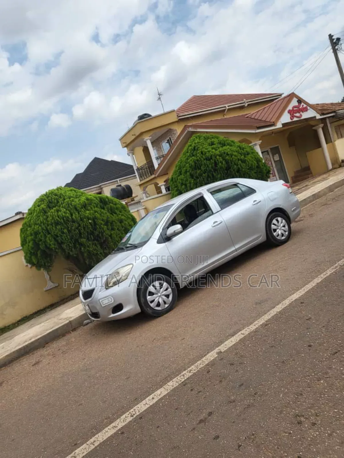 Toyota Belta 2011 Silver