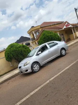 Toyota Belta 2011 Silver