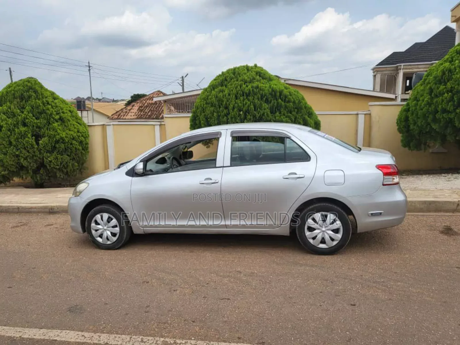 Toyota Belta 2011 Silver
