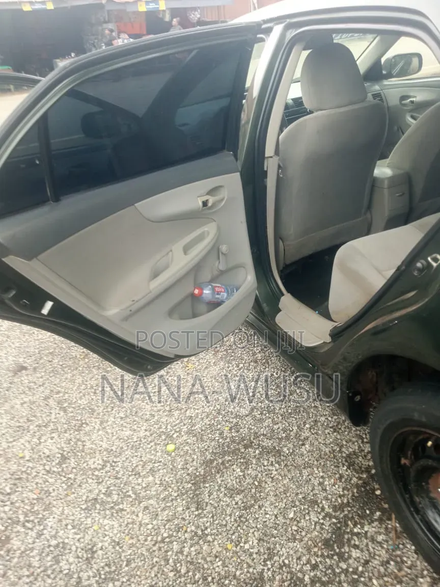 Toyota Corolla 2015 Green
