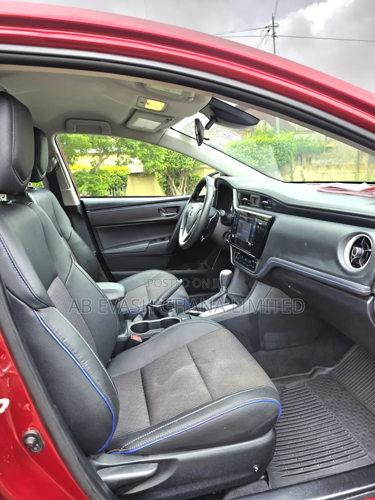 Toyota Corolla SE Special Edition 4dr Sedan (1.8L 4cyl CVT) 2017 Red