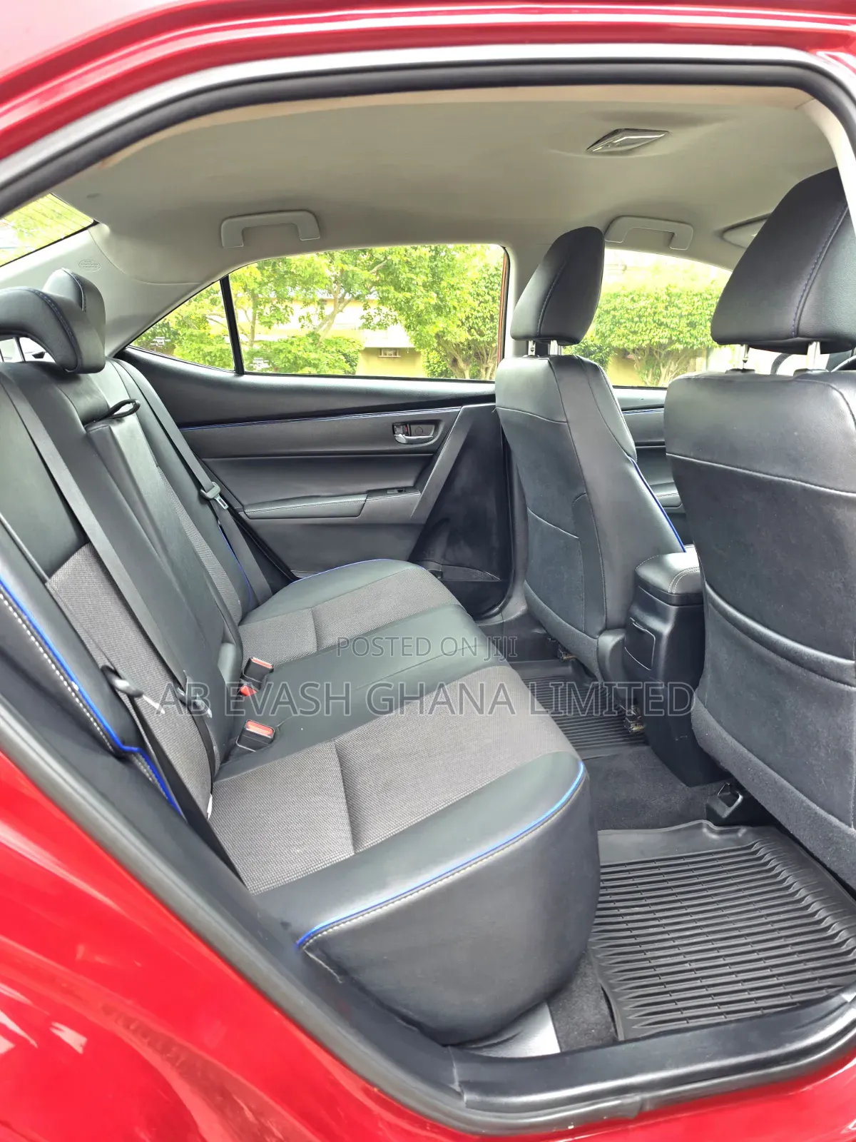 Toyota Corolla SE Special Edition 4dr Sedan (1.8L 4cyl CVT) 2017 Red